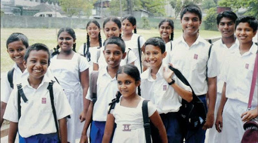 students - සියලු පාසල් සිසුන්ට සුභ ආරංචියක්