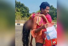 ඉන්දීය තරුණයකු තම මියගිය බිරිඳගේ සිරුර කරේ තියන් යද්දී පොලිසිය පිහිටවෙලා Death Body of His Wife - ඉන්දීය තරුණයකු තම මියගිය බිරිඳගේ සිරුර කරේ තියන් යද්දී පොලිසිය පිහිටවෙලා