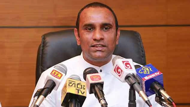 chaminda - අනිත් ඔක්කොම ගියත් සජිත් ප්‍රේමදාස තනියම හෝ පක්ෂයේ ඉන්නවා