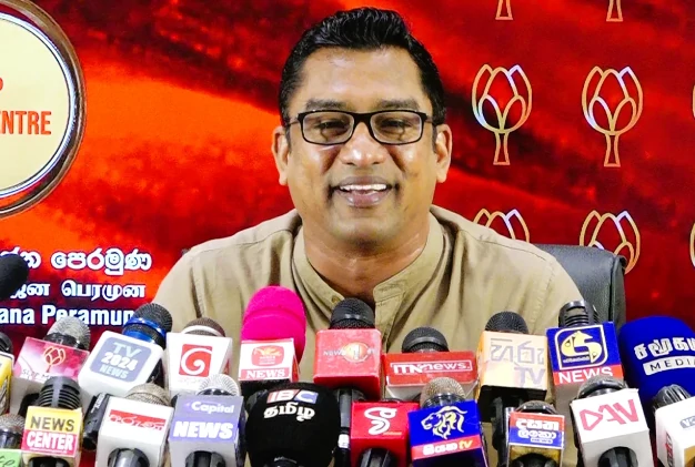 thissa kuttiarachci - රනිල් වික්‍රමසිංහ තනියම කරපු දෙයක් නැහැ.. අපි එකතු වෙලා තමයි පෝලිම් නැති කළේ...