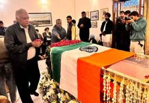 හිටපු ජනාධිපති රනිල් හිටපු අග්රාමාත්ය මන් මෝහන් සිං මහතාගේ දේහයට අවසන් ගෞරව දක්වයි හිටපු ජනාධිපති රනිල්