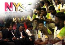 ප්රභූ තේ නිර්ප්රභූ තේ වර්ග දෙකක් තිබිලා. වහපු කම්පැනියකට ටී ශර්ට් ඕඩර් එක දීලා. තරුණ සමුළුවේ තවත් යමර ගැහිලි මෙන්න. තරුණ සමුළුවේ